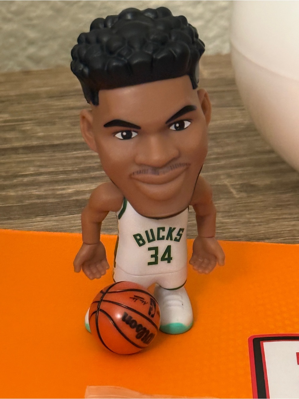 Zuru 5 Surprise NBA Ballers Series 1 Giannis Antetokounmpo Bucks White Jersey